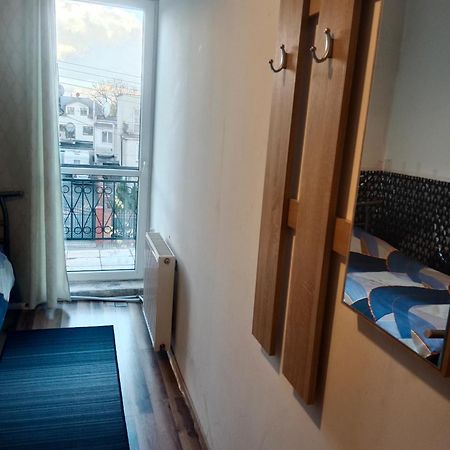 La Madriguera Bed & Breakfast Raszyn Bagian luar foto