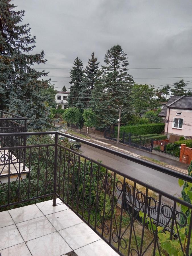 La Madriguera Bed & Breakfast Raszyn Bagian luar foto