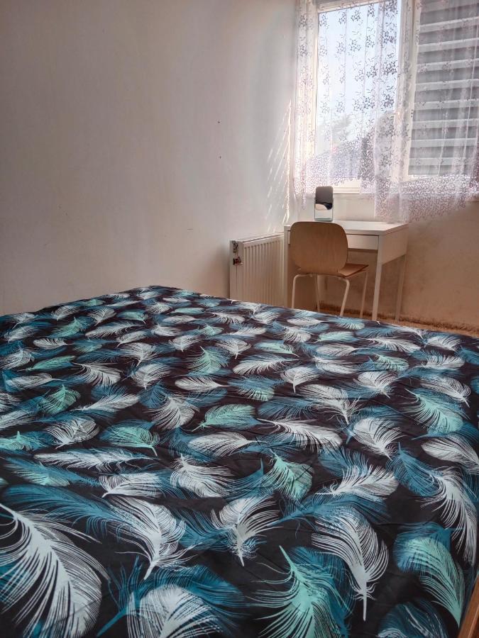 La Madriguera Bed & Breakfast Raszyn Bagian luar foto