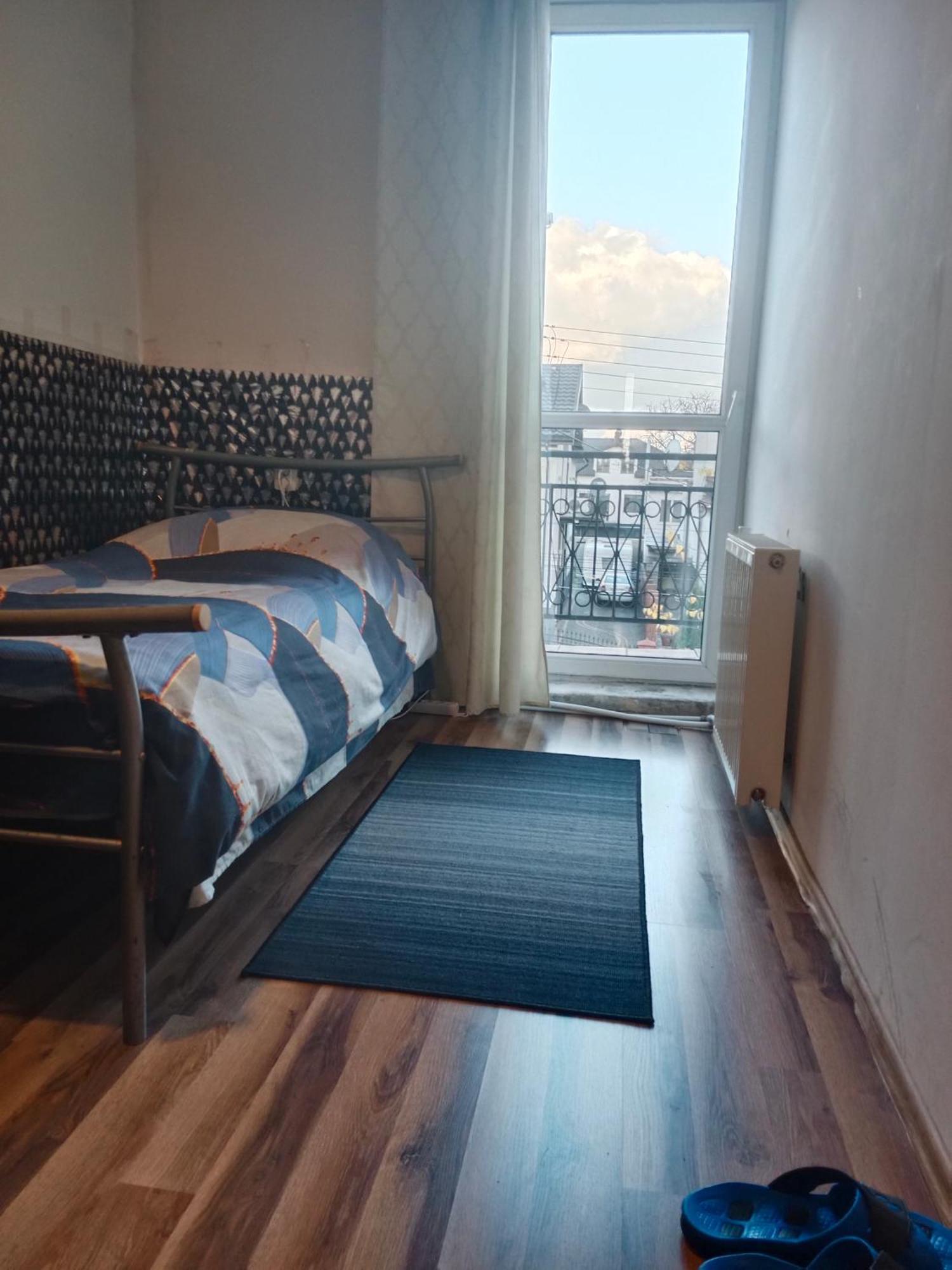 La Madriguera Bed & Breakfast Raszyn Bagian luar foto
