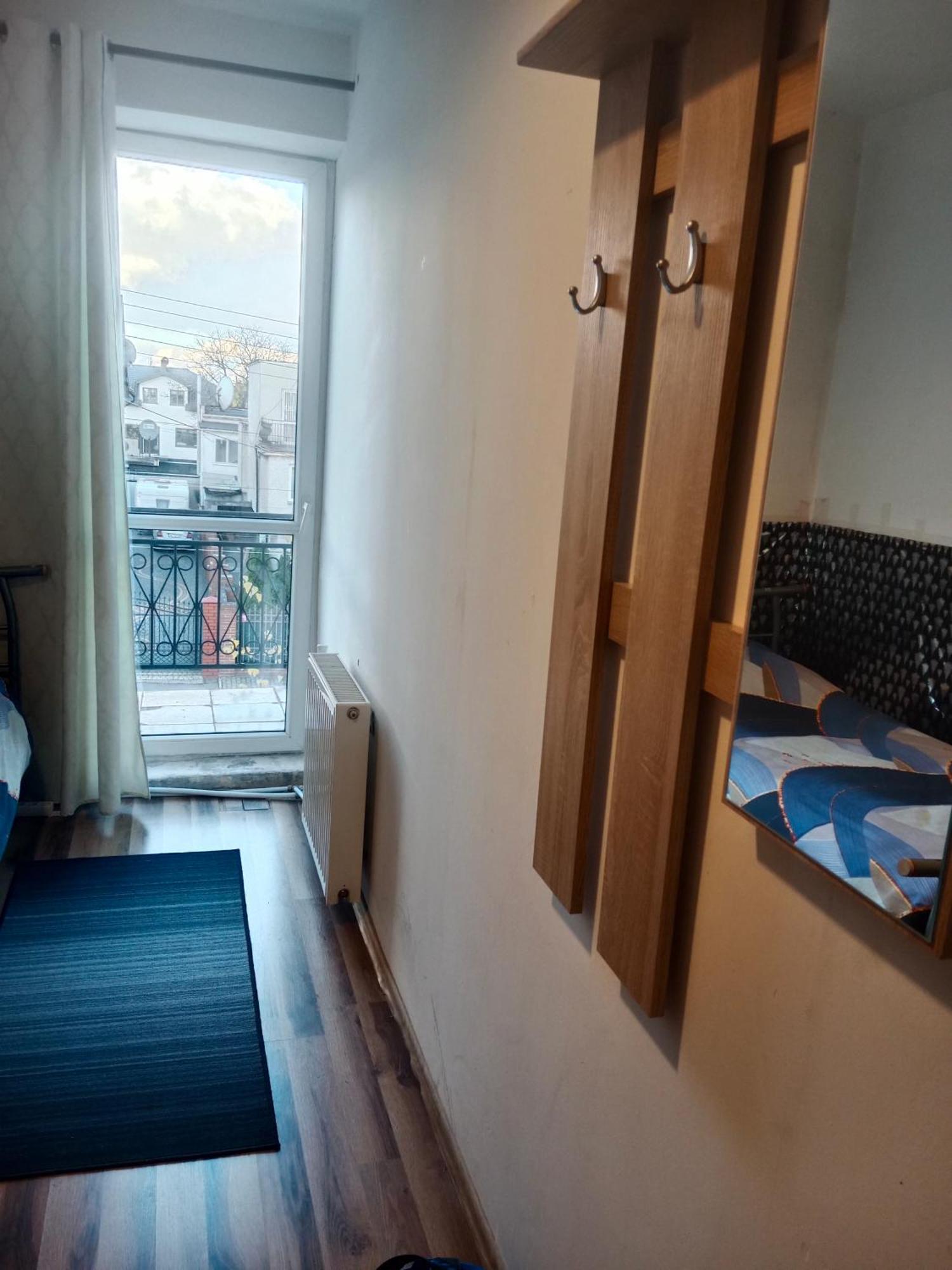 La Madriguera Bed & Breakfast Raszyn Bagian luar foto