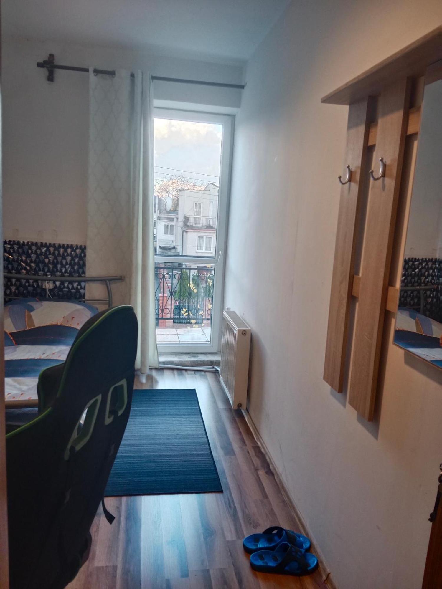 La Madriguera Bed & Breakfast Raszyn Bagian luar foto